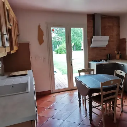 Rent this 3 bed house on 33230 Saint-Médard-de-Guizières