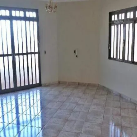 Buy this 4 bed house on Rua Duque de Caxias in Lídice, Uberlândia - MG