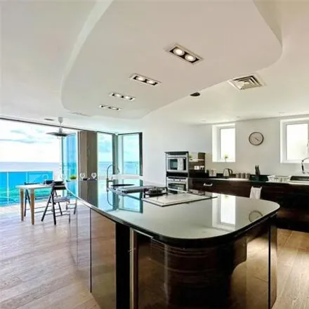 Image 5 - 49 Southbourne Overcliff Drive, Bournemouth, Christchurch and Poole, BH6 3PJ, United Kingdom - House for sale