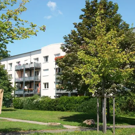 Rent this 2 bed apartment on Flemminger Weg 129 in 06618 Naumburg (Saale), Germany