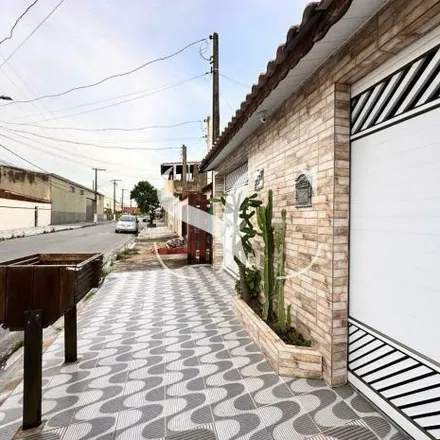 Buy this 4 bed house on Rua Vergilio Gabriel de Siqueira in Princesa, Praia Grande - SP