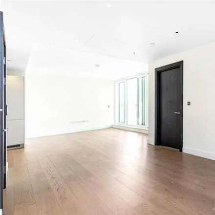 Image 5 - The Cascades, Sopwith Way, London, SW11 8NS, United Kingdom - Room for rent
