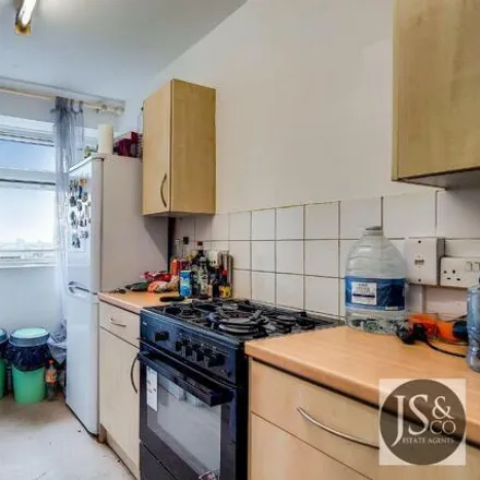 Image 2 - Brydale House, Rotherhithe New Road, Surrey Quays, London, SE16 2BW, United Kingdom - Apartment for sale