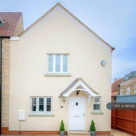Rent this 3 bed duplex on Harvey Walk in New Waltham, DN36 4HJ