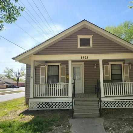Buy this 2 bed house on 264 East 19th Avenue in Winfield, KS 67156