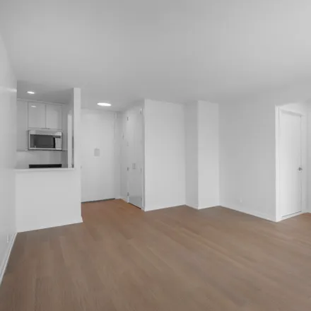 Image 2 - 180 W 60th St, Unit 11B - Apartment for rent