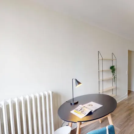 Rent this 5 bed room on 148 Rue de Saussure