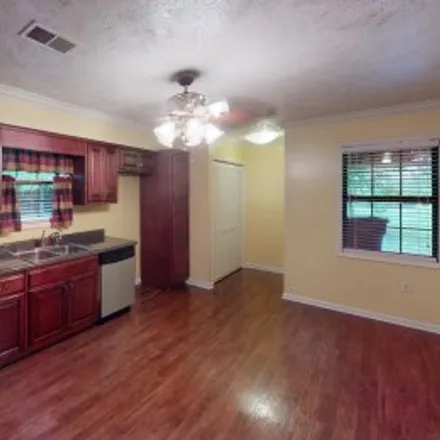Buy this 3 bed apartment on 805 Southview Drive