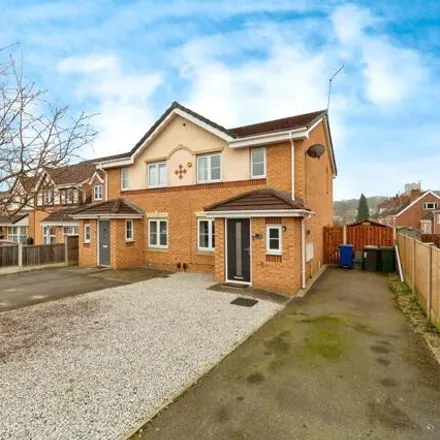 Buy this 3 bed townhouse on Moat House Way in Conisbrough, DN12 3GE