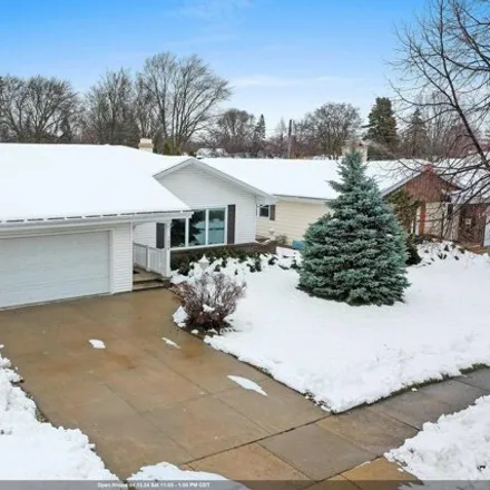 Buy this 3 bed house on 1012 West Taylor Street in Appleton, WI 54914