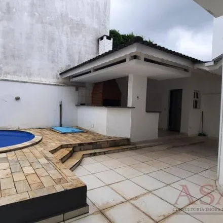 Rent this studio house on Avenida Doutor Orlando Sebastião Mascarelli in Caputera, Mogi das Cruzes - SP