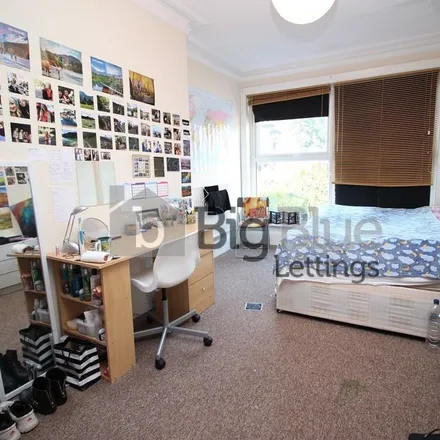 Image 5 - Royal Park Avenue, Leeds, LS6 1EZ, United Kingdom - Townhouse for rent