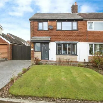Rent this 3 bed duplex on Moss Shaw Way in Radcliffe, M26 4WT