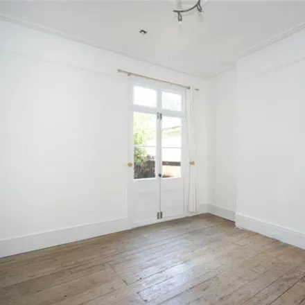 Image 4 - 27 Gloucester Road, London, TW9 3BS, United Kingdom - House for sale