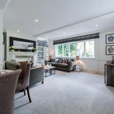 Rent this 3 bed apartment on Quality Hotel Hampstead in 5 Frognal, London