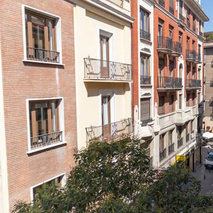 Image 8 - Madrid, Viena Capellanes, Calle del Arenal, 28013 Madrid - Room for rent