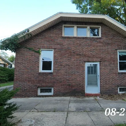 Image 2 - 401 East McClure Avenue, Peoria, IL 61603, USA - House for sale