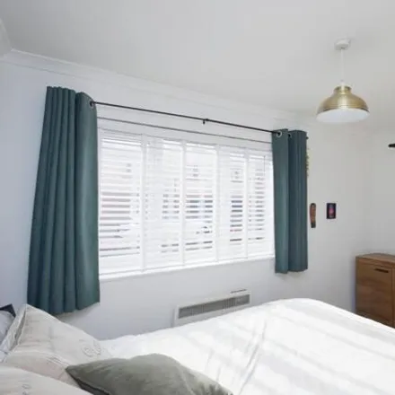 Image 9 - Abbotswood House, 102-125 Trawler Road, Swansea, SA1 1UW, United Kingdom - Apartment for sale