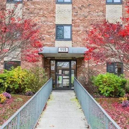 Buy this 1 bed condo on 100 Dehaven Drive in Greystone, City of Yonkers