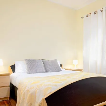 Rent this 3 bed apartment on Braga