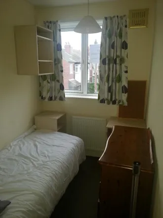 Image 6 - Kelso Gardens, Leeds, LS2 9DB, United Kingdom - House for rent