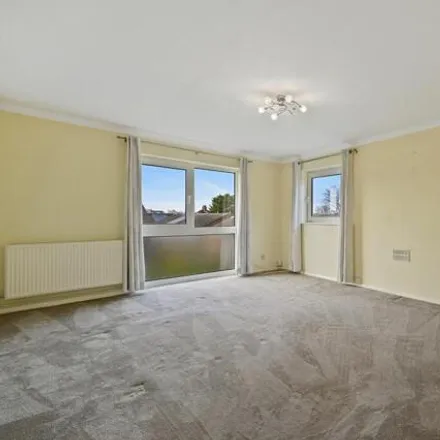 Rent this 2 bed room on St James Road in London, SM1 2TJ