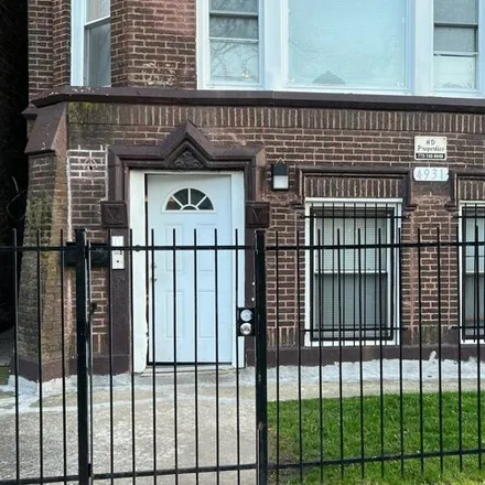 Rent this 3 bed apartment on 4931 West Adams Street in Chicago, IL 60644