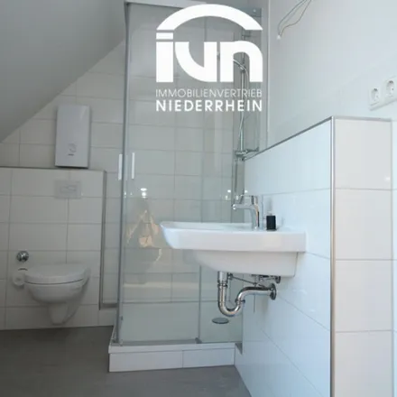 Rent this 3 bed apartment on Ostwall 138 in 47798 Krefeld, Germany