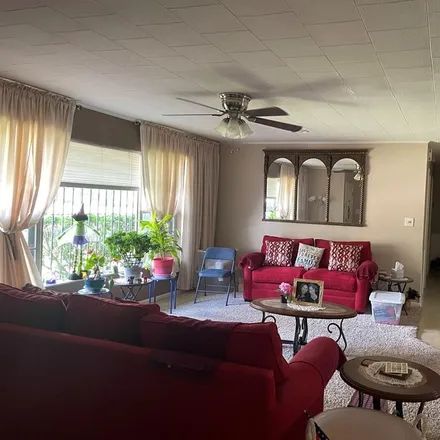 Image 5 - 1400 New Combes Highway, Harlingen, TX 78550, USA - House for sale