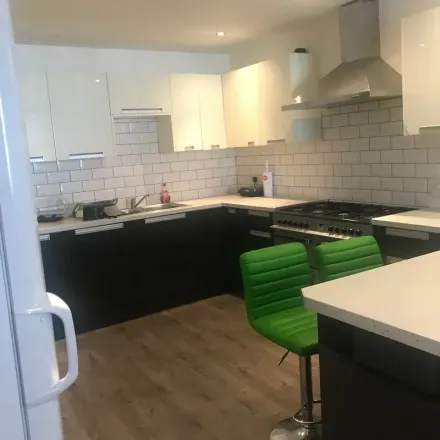 Rent this 6 bed apartment on 56 Dawlish Road in London, E10 6QD