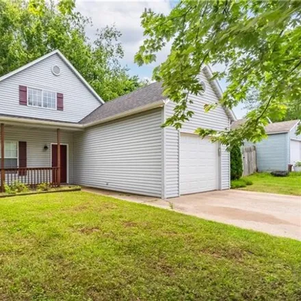 Buy this 3 bed house on 305 Parkcrest Drive in Bentonville, AR 72712