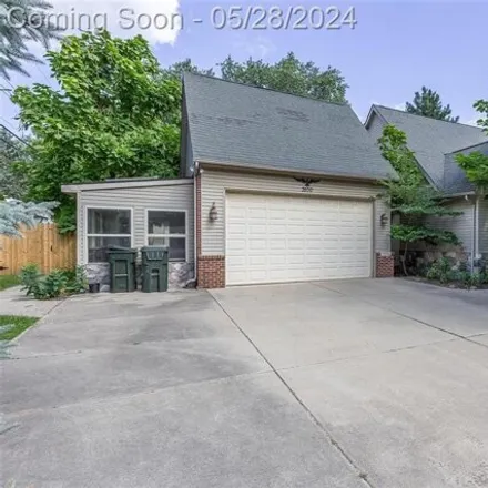 Rent this 3 bed house on 3930 Dunning Rd in Rochester Hills, Michigan