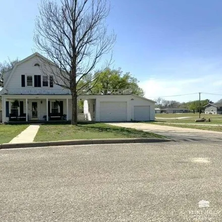 Buy this 4 bed house on 899 West 5th Avenue in Beloit, KS 67420