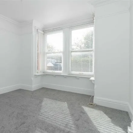 Image 4 - Browning Road, Worthing, BN11 4NT, United Kingdom - Apartment for rent