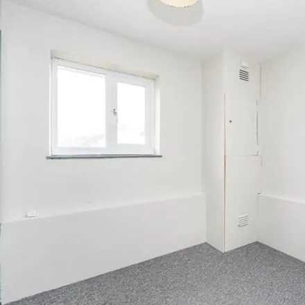 Image 3 - 75 Kendal Avenue, Southampton, SO16 9LZ, United Kingdom - Apartment for rent