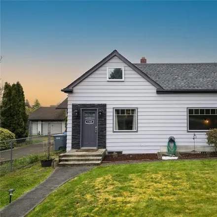 Buy this 3 bed house on 1787 6th Street Southwest in Puyallup, WA 98371