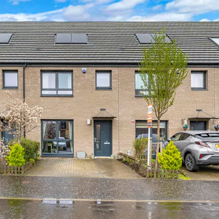 Buy this 3 bed townhouse on Woodhall Street in Glasgow, G40 4PU