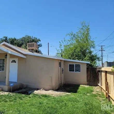 Buy this 3 bed house on 3337 Panama Street in Bakersfield, CA 93301
