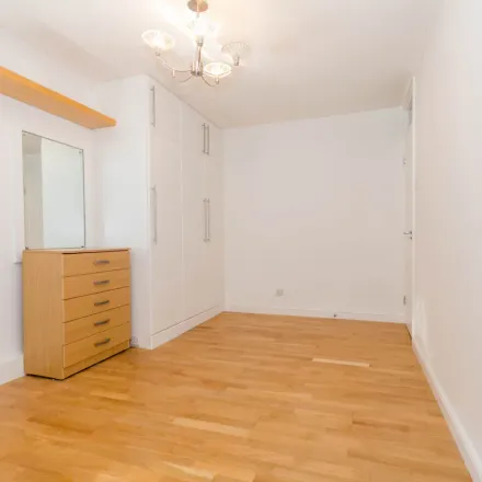 Rent this 2 bed apartment on 86-170 Pigott Street in London, E14 7DW