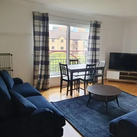 Rent this 2 bed apartment on 17 Riverview Drive in Glasgow, G5 8EU