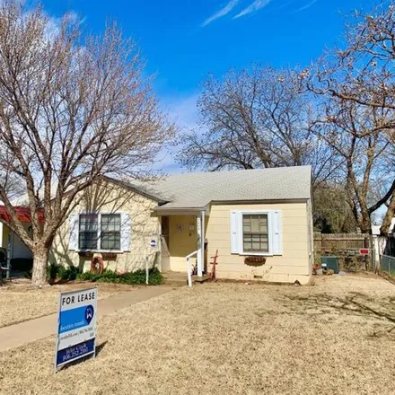 Rent this 3 bed house on 2622 38th Street in Lubbock, TX 79413