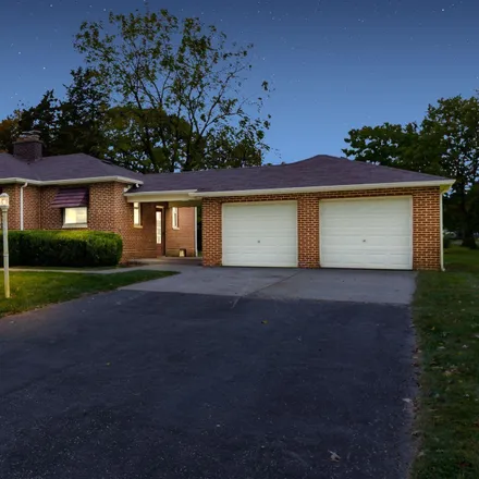 Buy this 3 bed house on 2104 Cresthill Drive in Upper Arlington, OH 43221