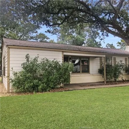 Rent this 3 bed house on 446 Live Oak Street in College Station, TX 77840