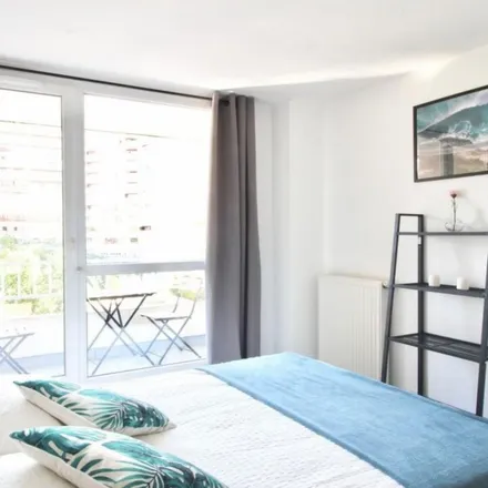 Image 2 - Le Vallona, Rue Pablo Neruda, 92000 Nanterre, France - Apartment for rent