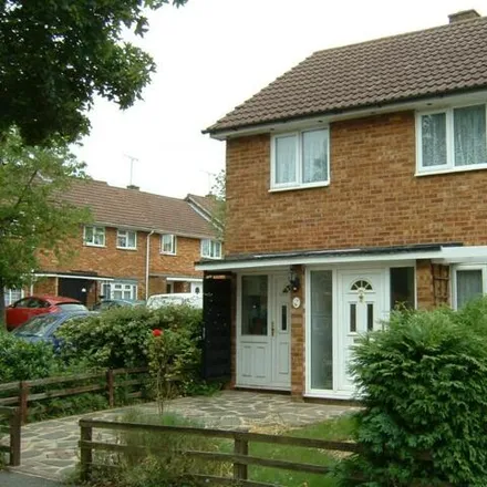 Rent this 3 bed townhouse on Long Acre in Basildon, SS14 2LW