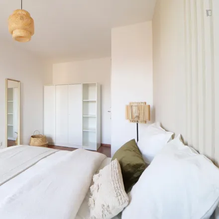 Rent this 4 bed room on 445 Avenue du Président Hoover in 59000 Lille, France