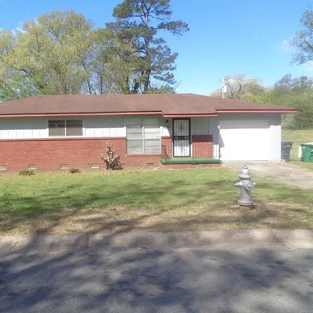 Rent this 3 bed house on 2202 South Dennison Street in Little Rock, AR 72202