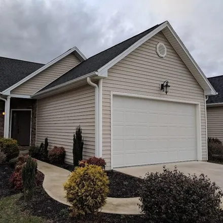 Buy this 2 bed townhouse on 101 Vista Links Drive in Buena Vista, VA 24416