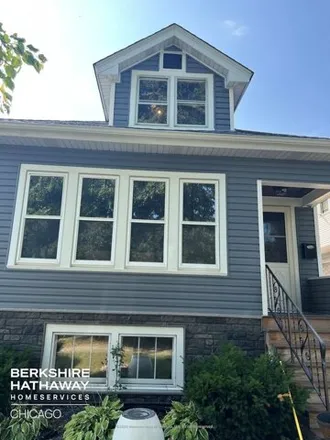 Buy this 3 bed house on 6234 North Naper Avenue in Chicago, IL 60631