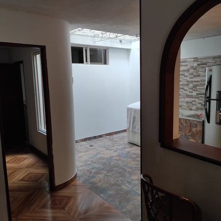 Rent this 5 bed apartment on Carrera 82B in Comuna 17, Perímetro Urbano Santiago de Cali